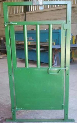 Puerta abatible para manga